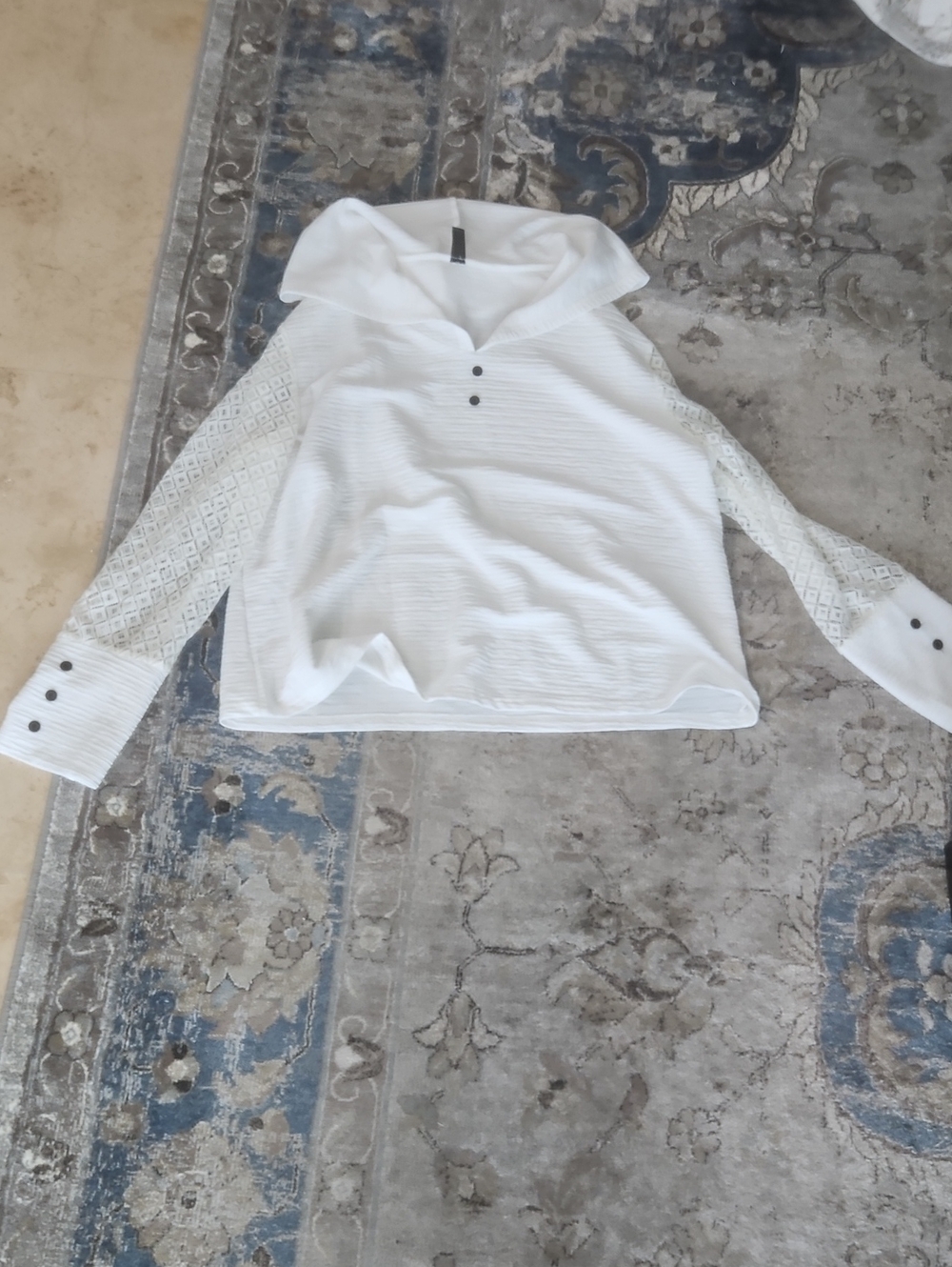 SHEIN White Hooded Top with Lace Sleeves